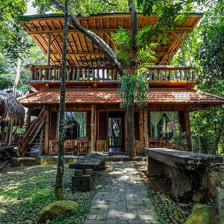 Omunity Bali 호텔 싱가라자 외부 사진