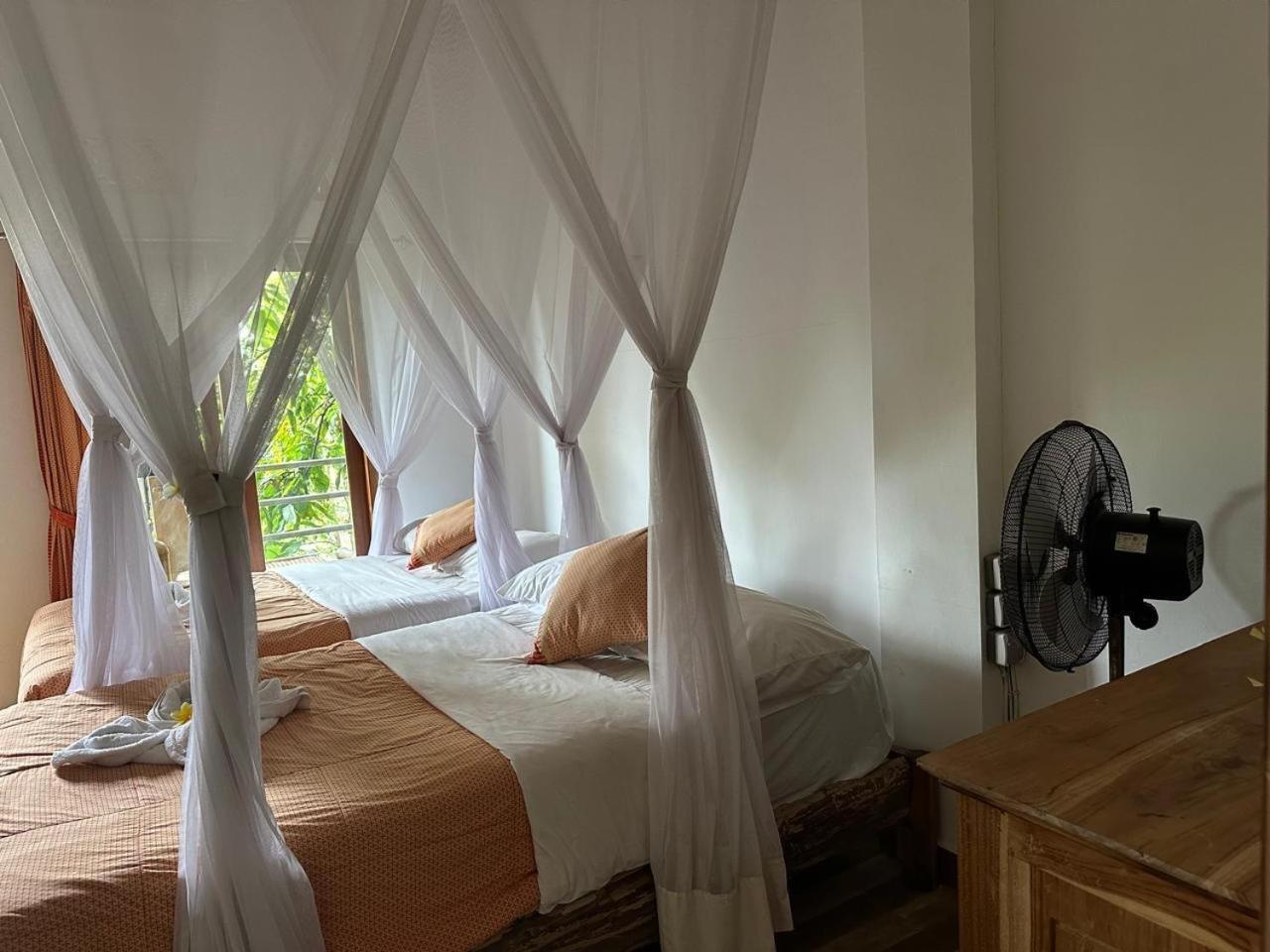 Omunity Bali 호텔 싱가라자 외부 사진