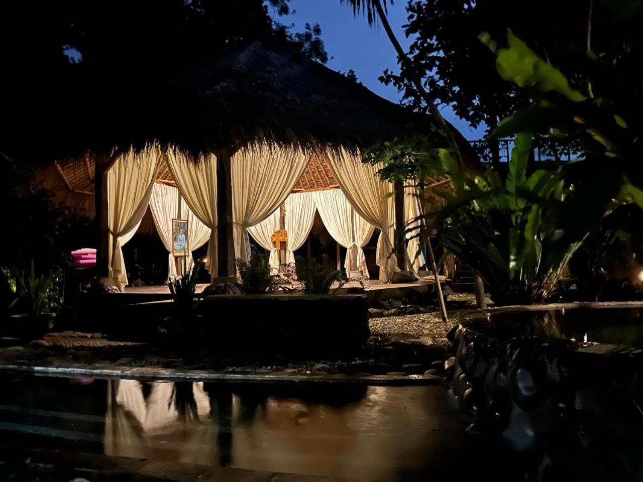 Omunity Bali 호텔 싱가라자 외부 사진
