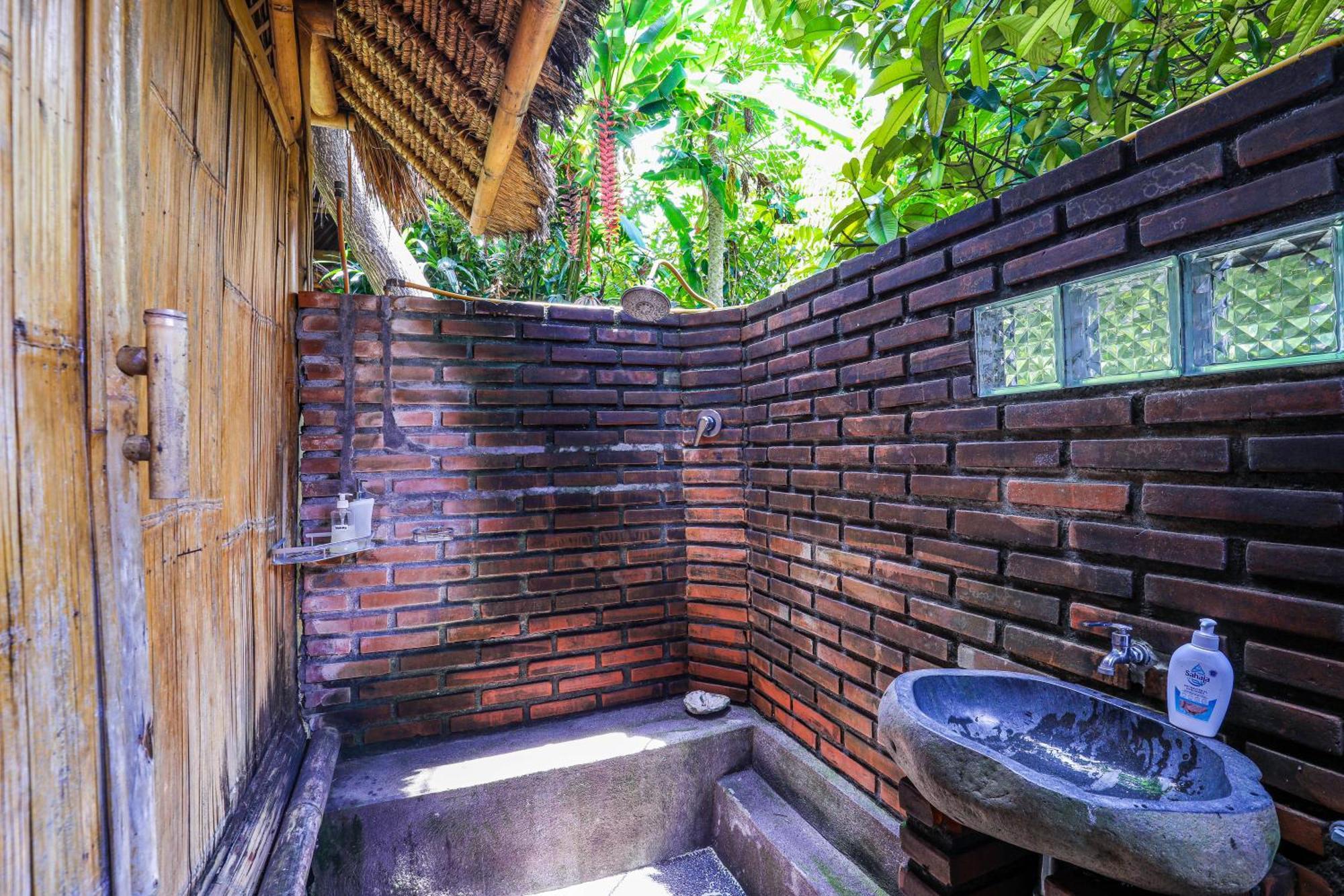 Omunity Bali 호텔 싱가라자 외부 사진