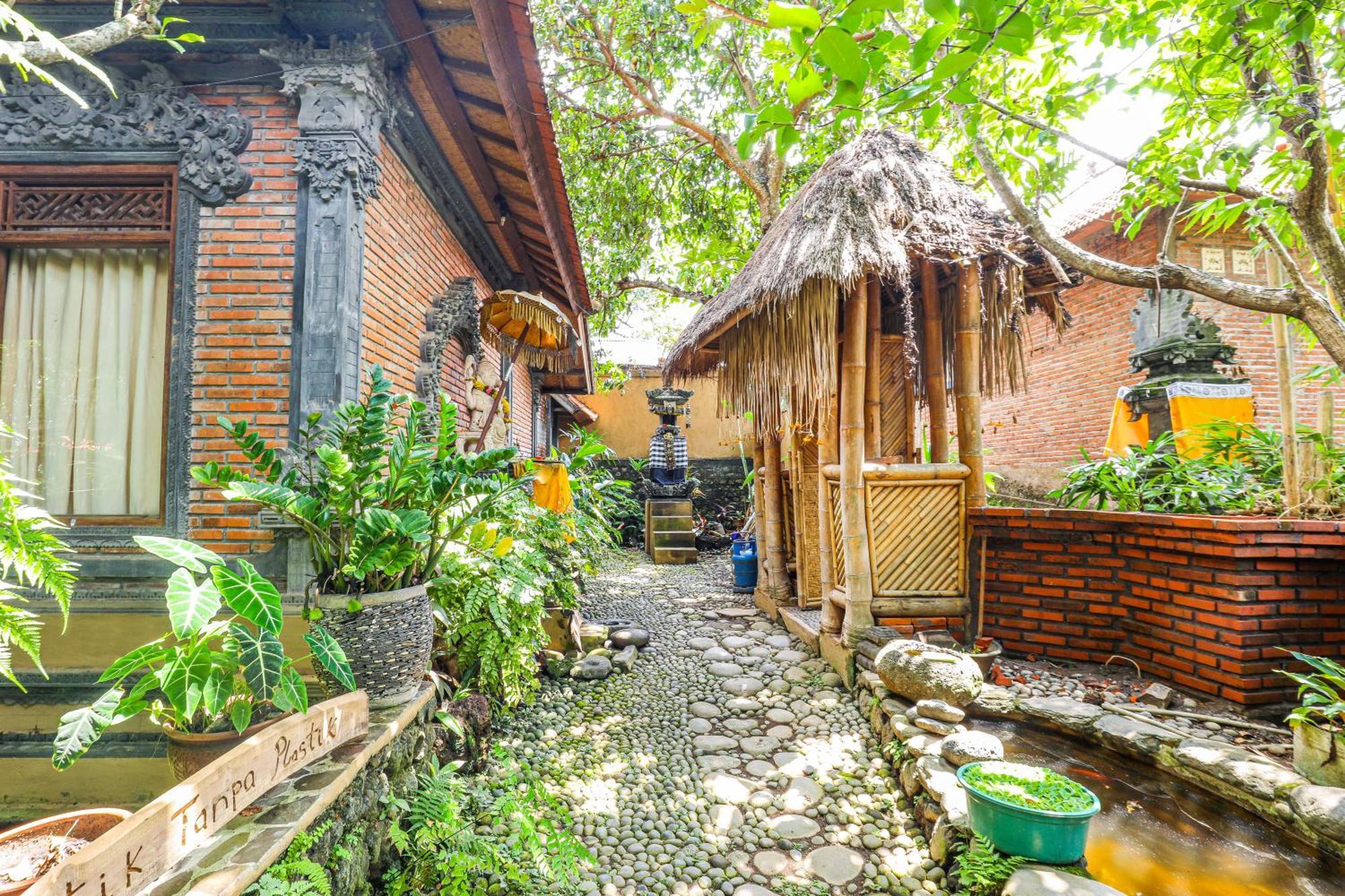 Omunity Bali 호텔 싱가라자 외부 사진